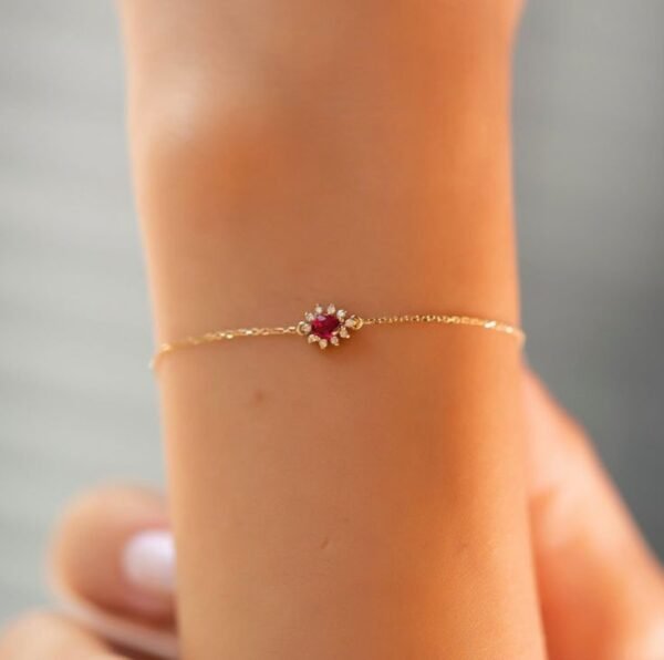Pulsera Flor de Rubí y Diamantes - Imagen 2