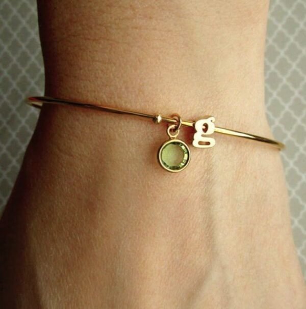 Brazalete Rígido Personalizado con Inicial y Piedra de Nacimiento - Imagen 2