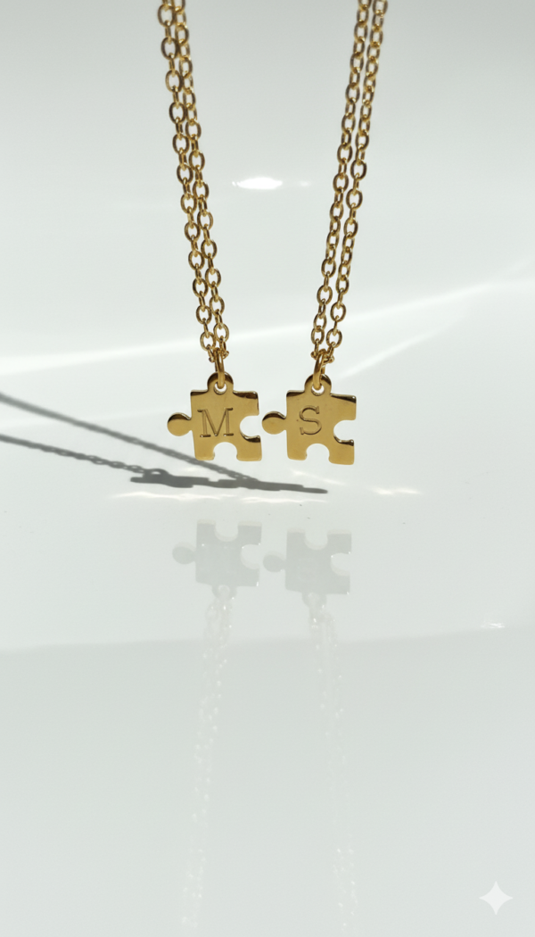 Collar de Rompecabezas con Iniciales
