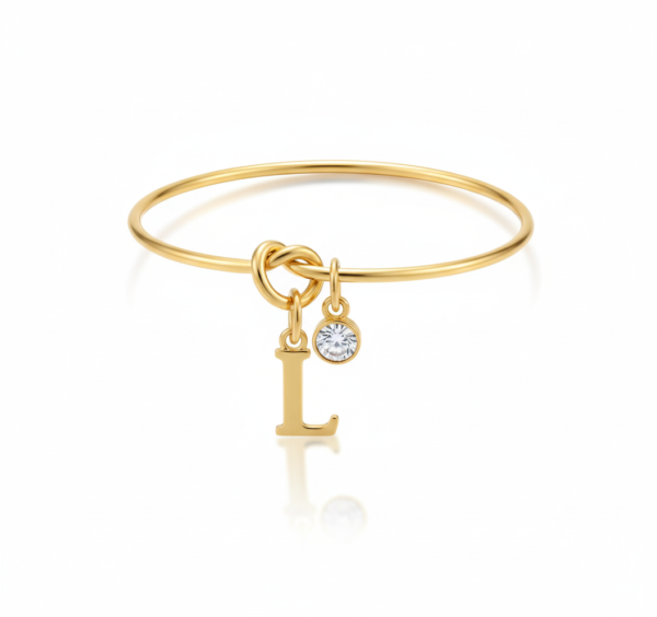 Brazalete de Aro con Nudo y Dijes de Inicial y Zirconia